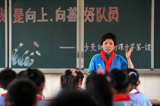 据统计，勒沃库森本赛季目前有13轮都领跑榜首，拜仁、柏林联、斯图加特分别领跑一轮榜首。